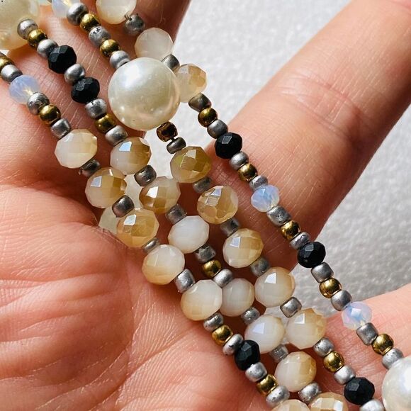 Pearl and Glass Bead 4 Strand Bracelet - Picture 4 of 4